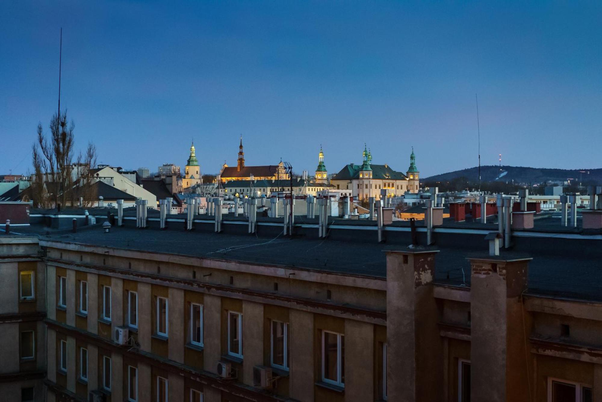 Apartament Z Tarasem Kielce Exteriör bild