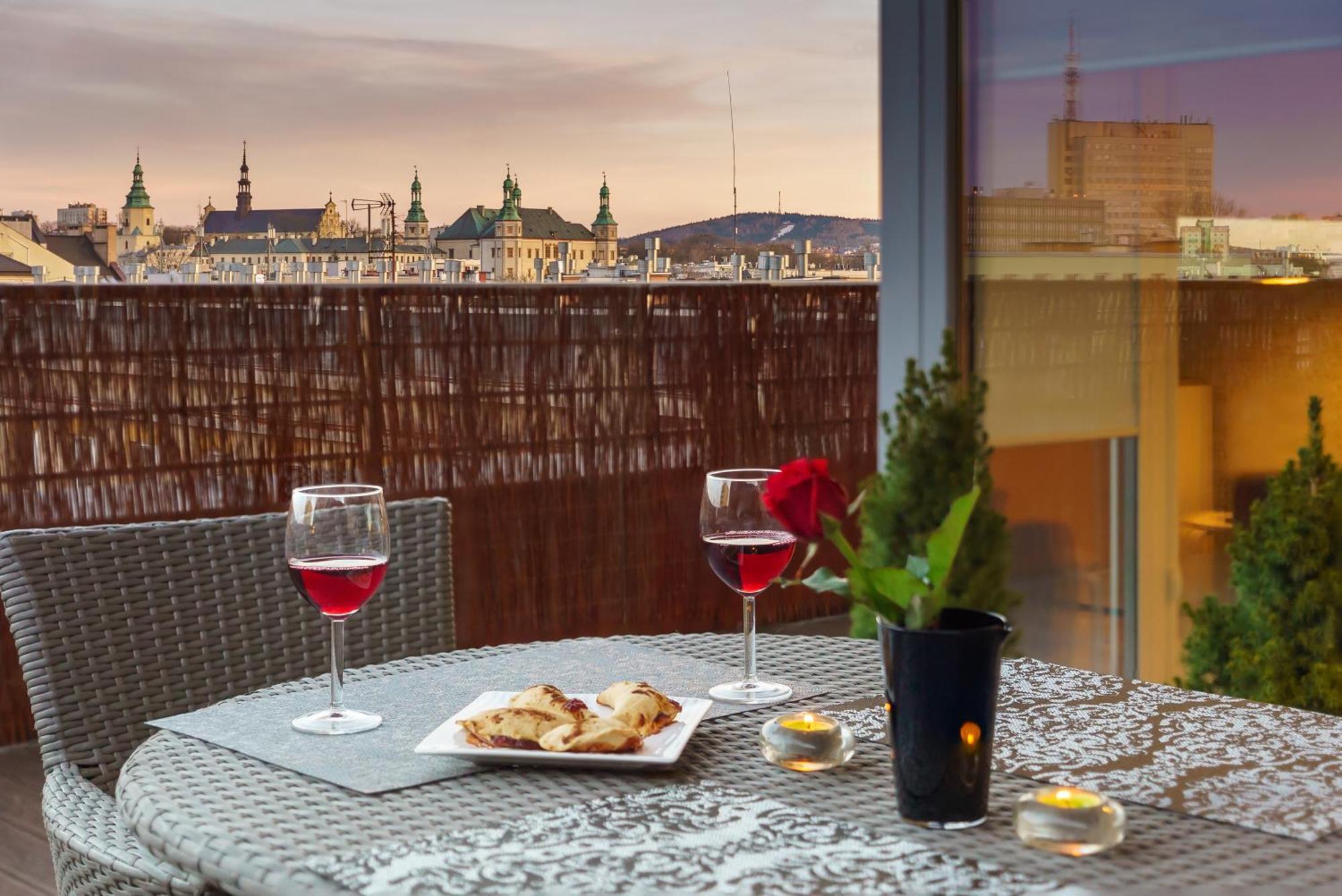 Apartament Z Tarasem Kielce Exteriör bild