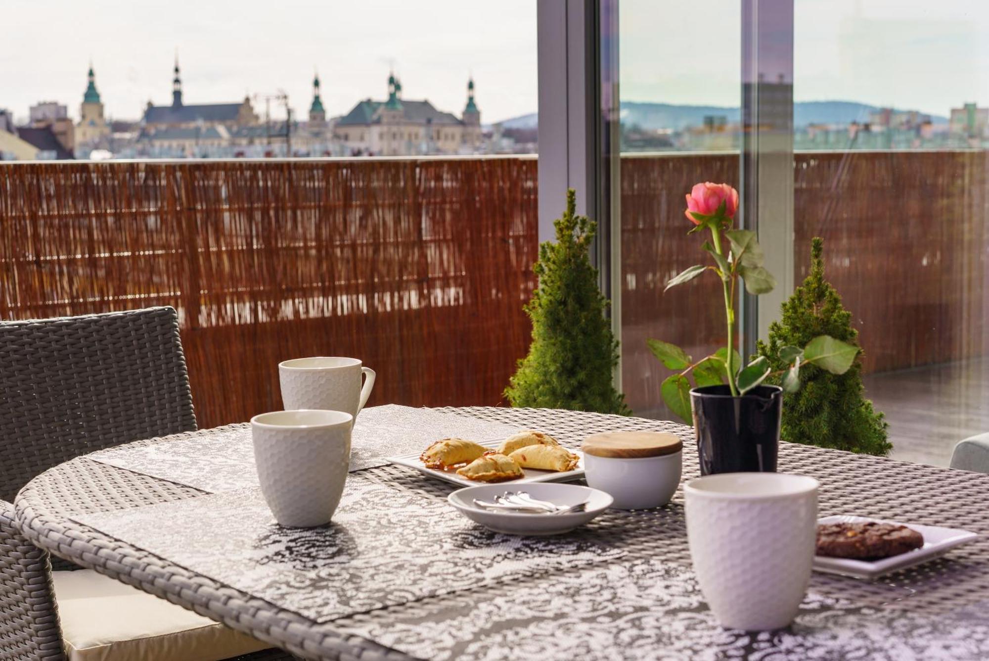 Apartament Z Tarasem Kielce Exteriör bild